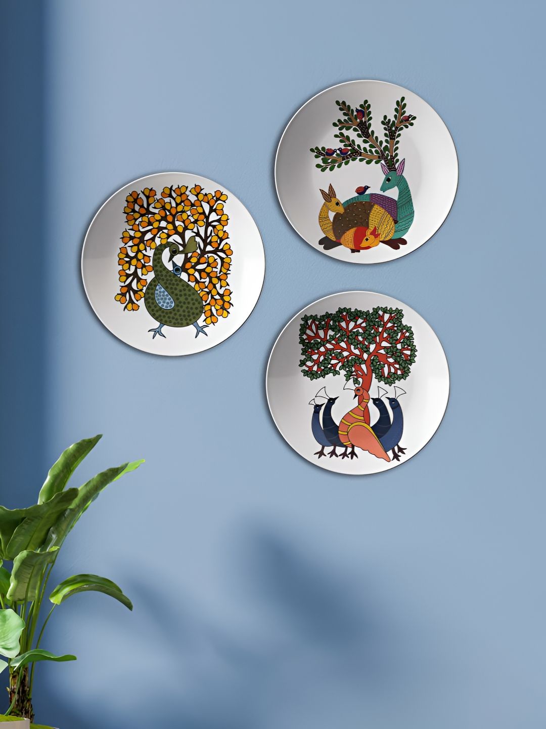 THE QUIRKY HOME Ceramic Bohemian Glossy Hanging Hall 3Pcs Wall Plates-10In