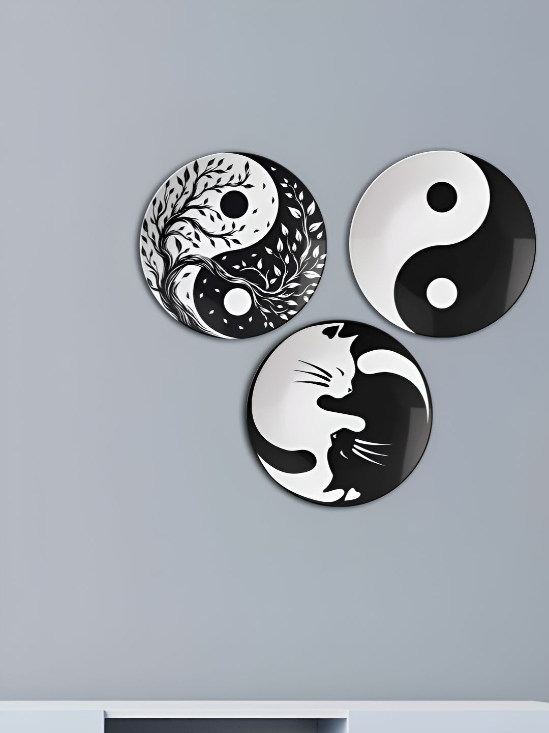 THE QUIRKY HOME Ceramic Bohemian Glossy Hanging Hall 3Pcs Wall Plates-10In