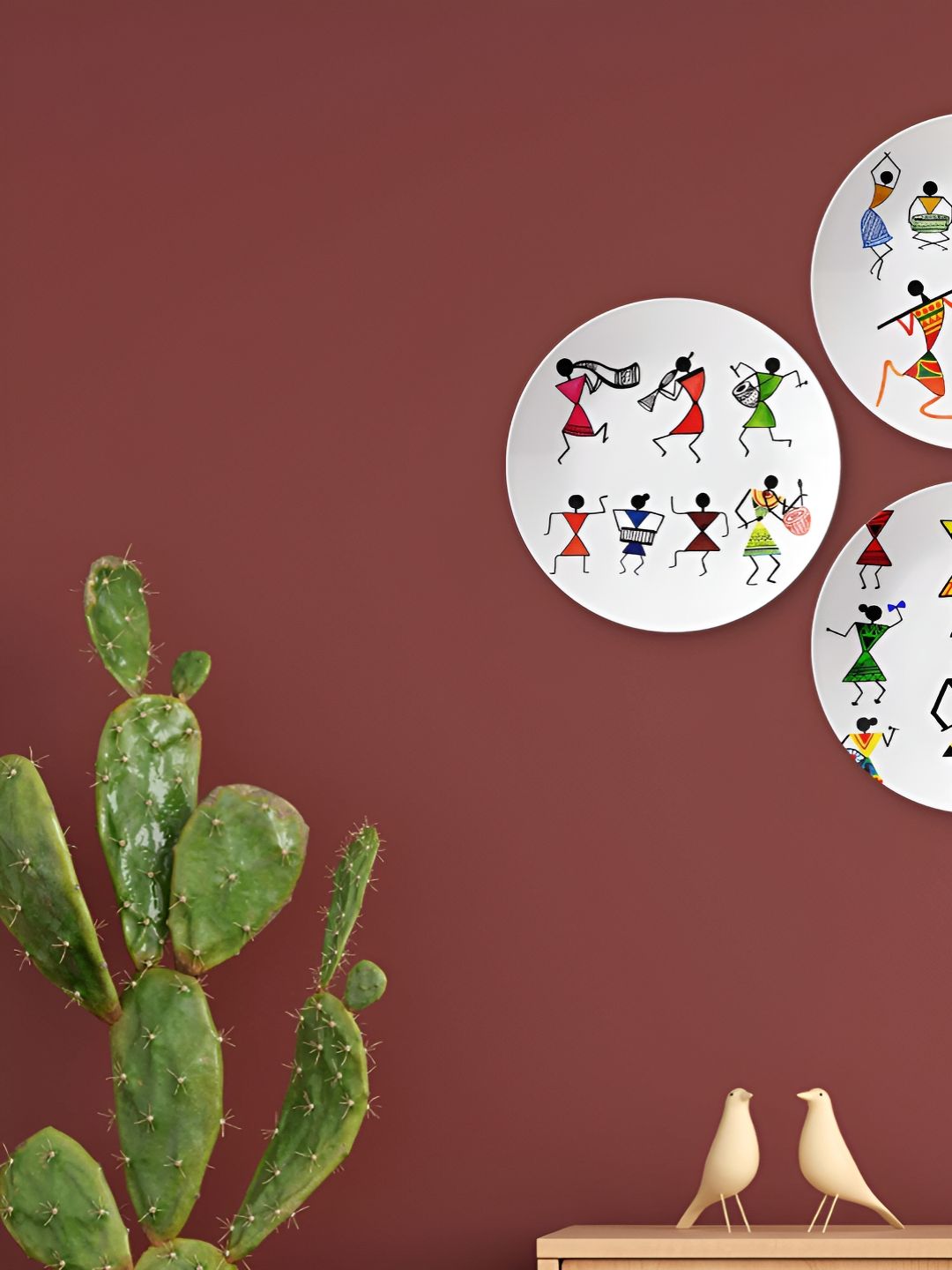 THE QUIRKY HOME Ceramic Bohemian Glossy Hanging Hall 3Pcs Wall Plates-10In