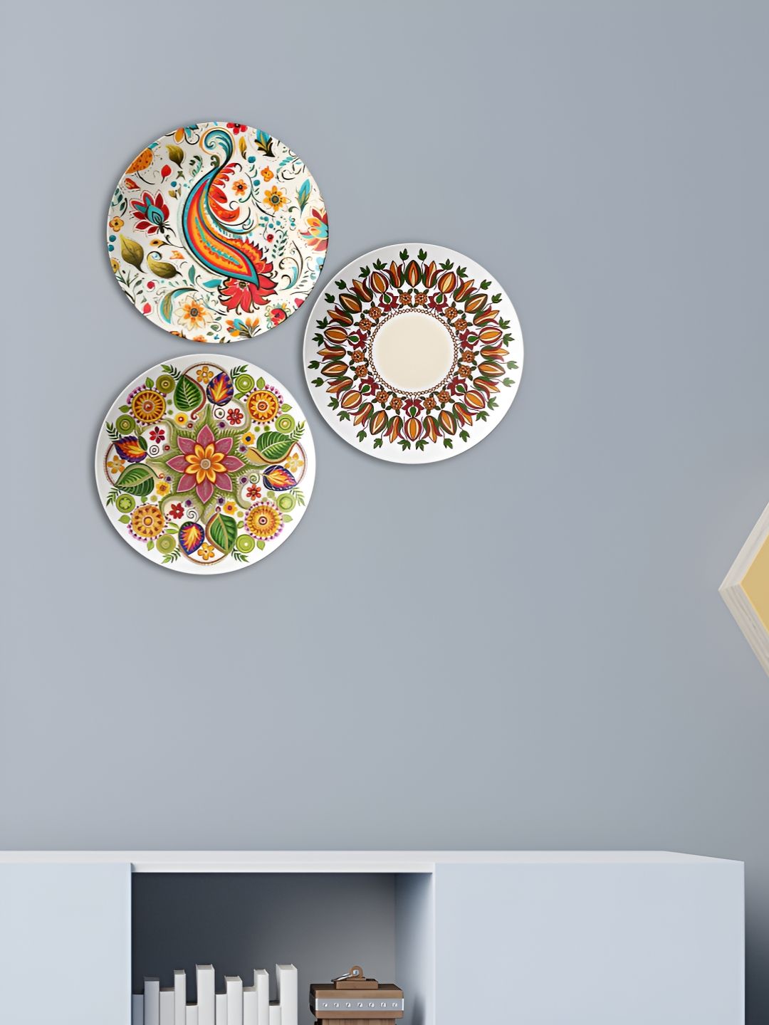 THE QUIRKY HOME Japanese Crane Ceramic Floral Glossy Hanging Hall 3Pcs Wall Plates-10In