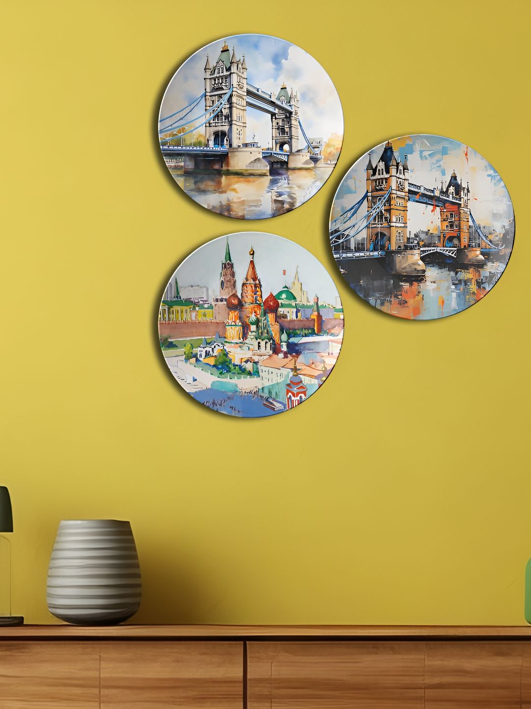 THE QUIRKY HOME Crafted Ceramics Glossy Hanging Hall 3Pcs Wall Plates-10In
