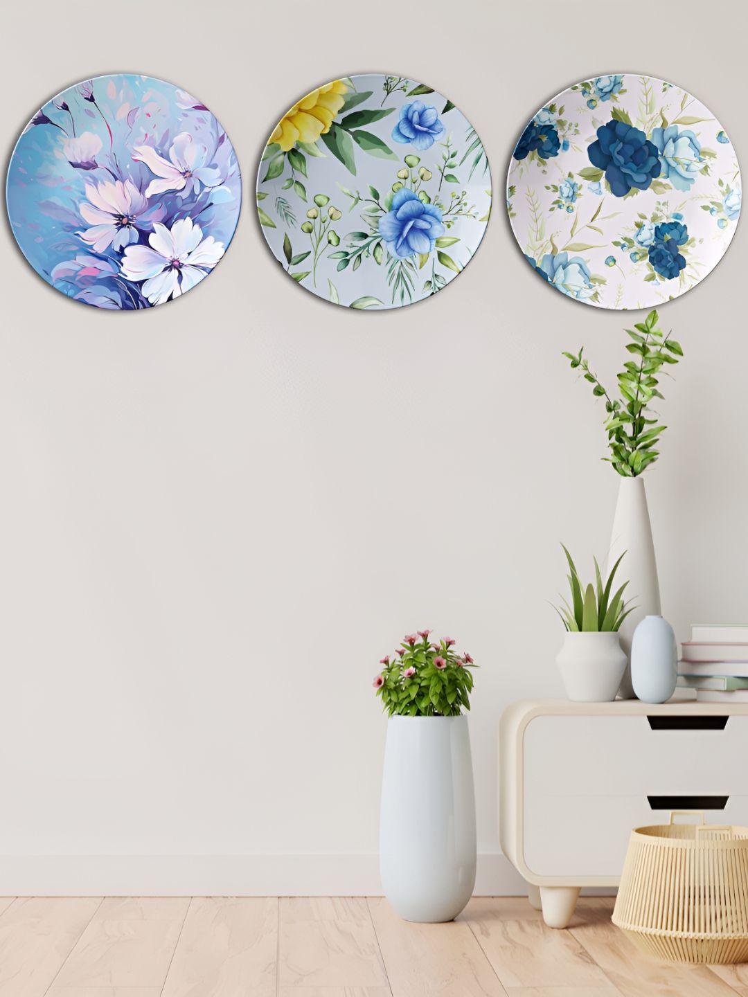 THE QUIRKY HOME A Gathering of Animal Friends Ceramic Floral Glossy 3Pcs Wall Plates-10In