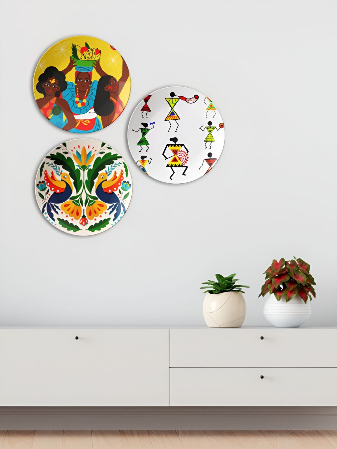 THE QUIRKY HOME Ceramic Bohemian Glossy Hanging Hall 3Pcs Wall Plates-10In