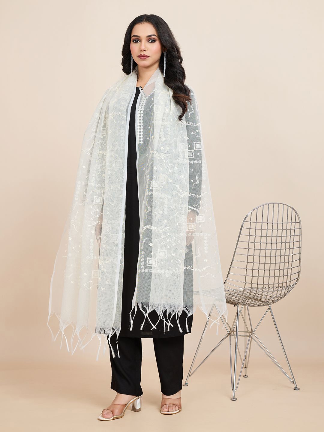 House of Pataudi Floral Embroidered Dupatta