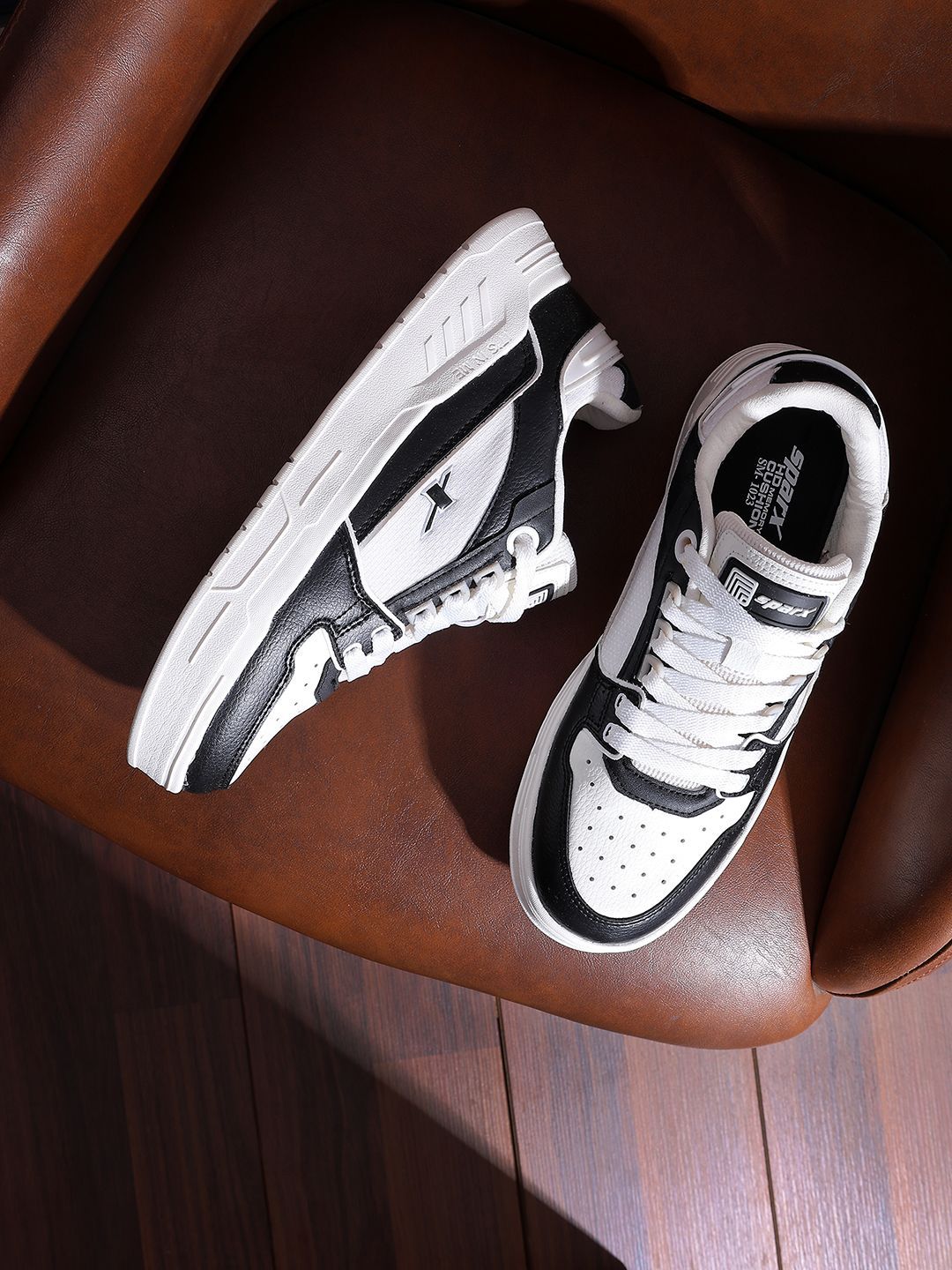Sparx Sparx Men Lace-Ups Colourblocked Sneakers