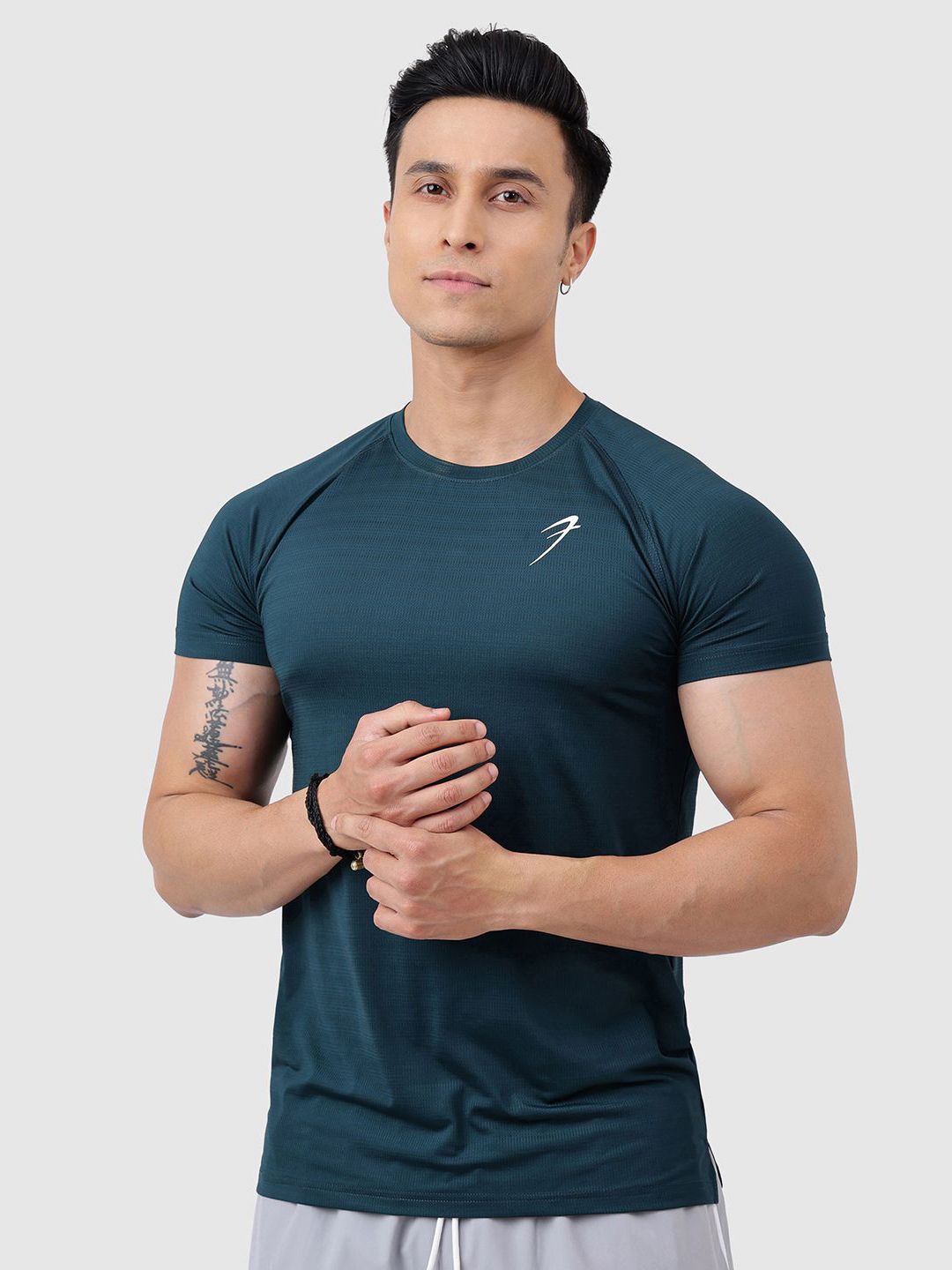 FUAARK Raglan Sleeves Sweat-Wicking Anti Odour Slim Fit T-Shirt