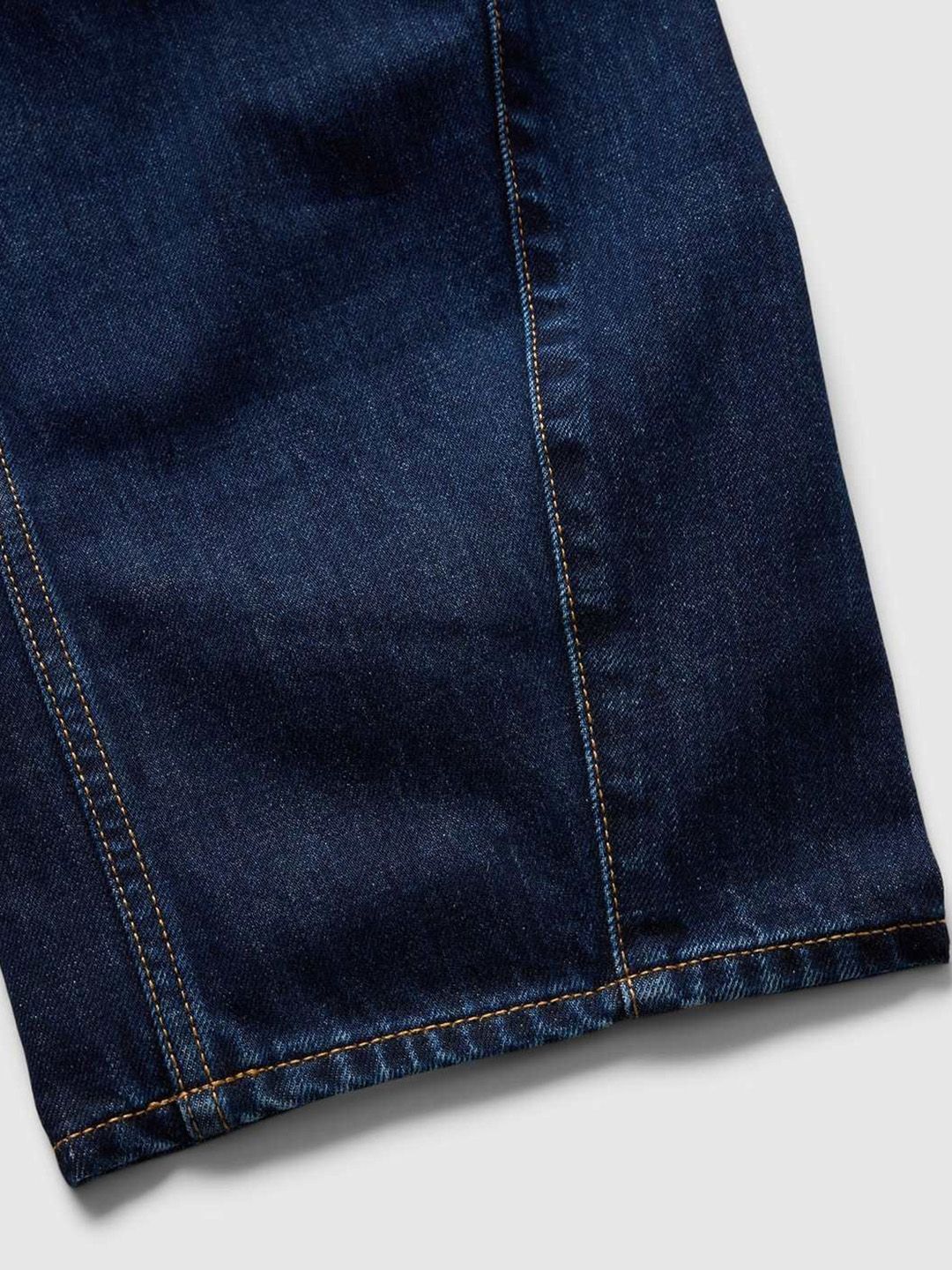 High-Rise Relaxed Fit Barrel Jeans