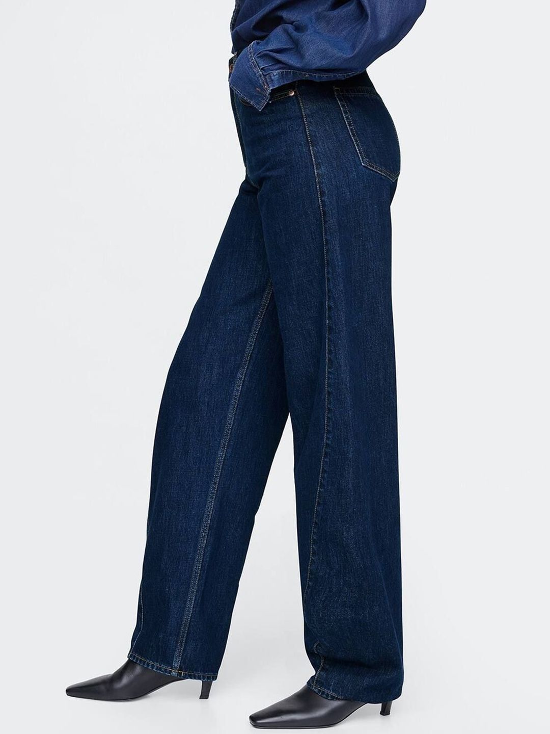High-Rise Relaxed Fit Barrel Jeans