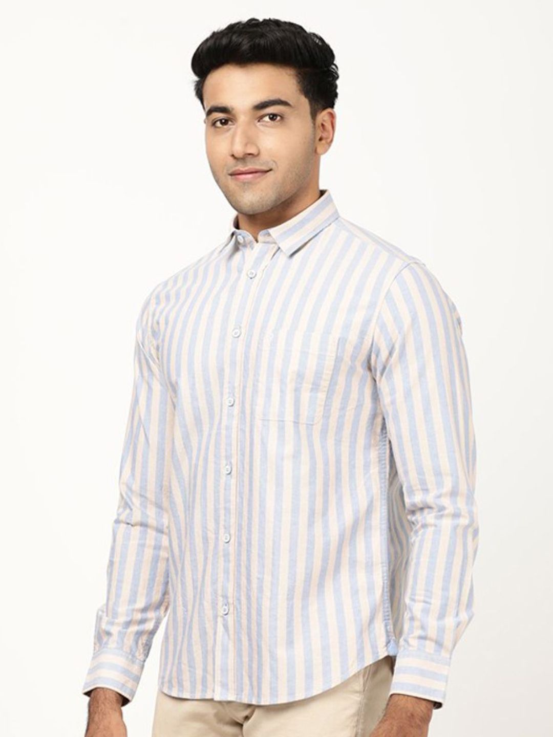 Indian Terrain Men Classic Fit Vertical Striped Spread Collar Pure Cotton Casual Shirt