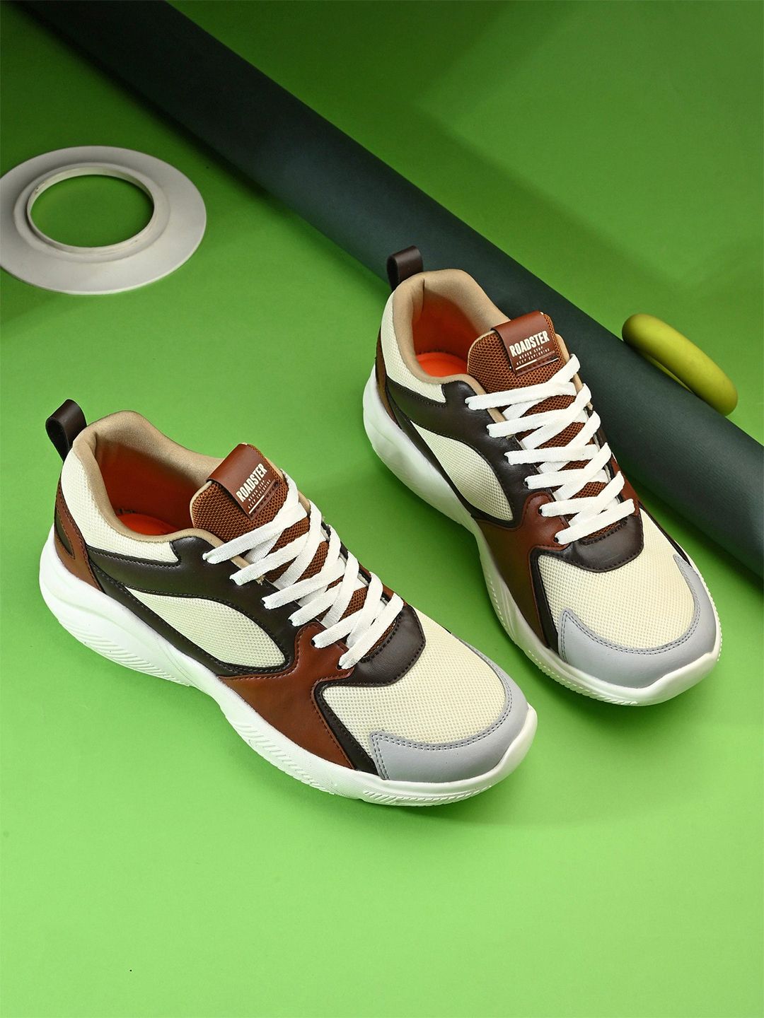 The Roadster Lifestyle Co Men Colourblocked Mesh Sports Shoes