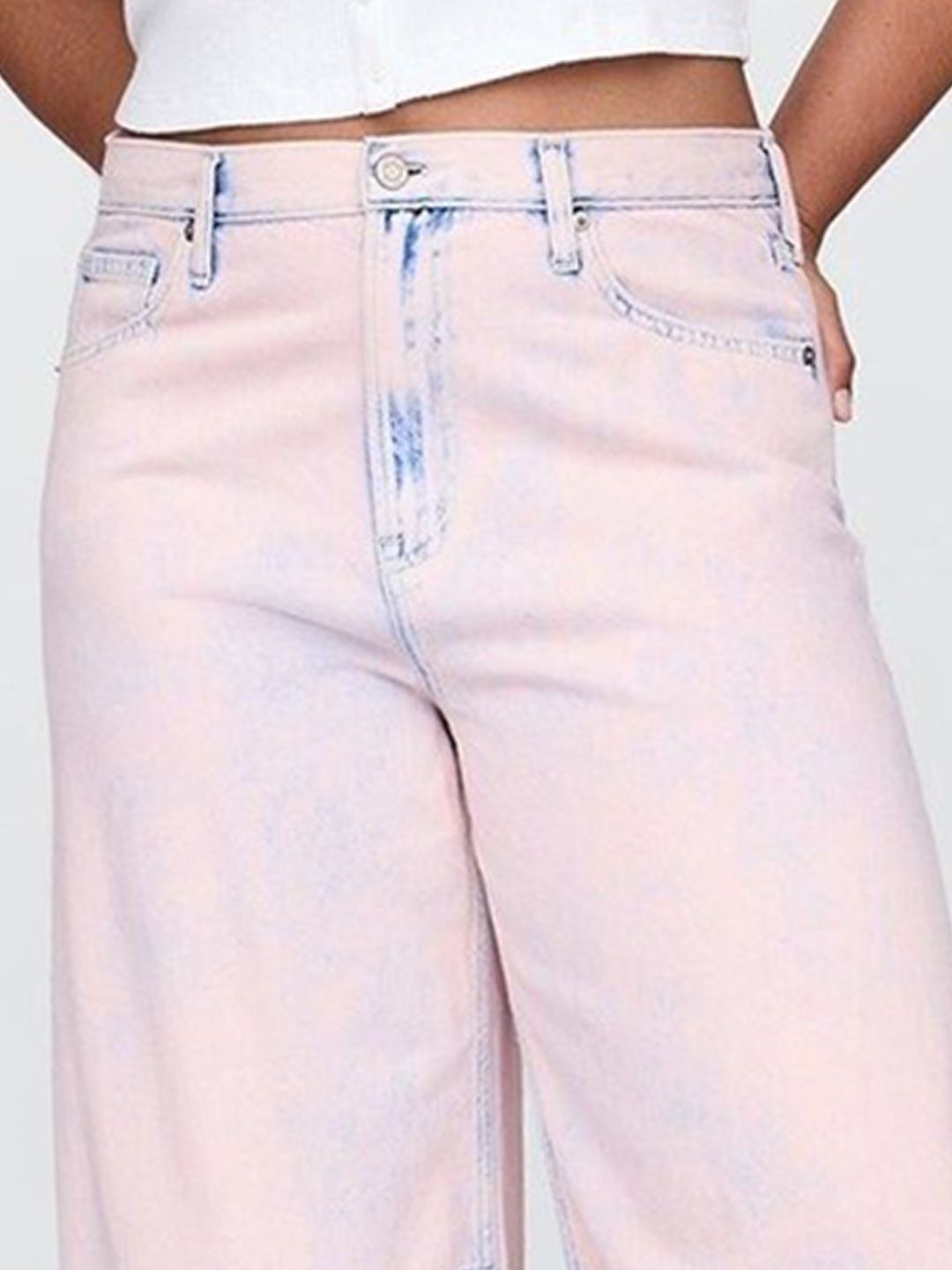 Mid-Rise Relaxed Fit Lightly Washed Regular Jeans
