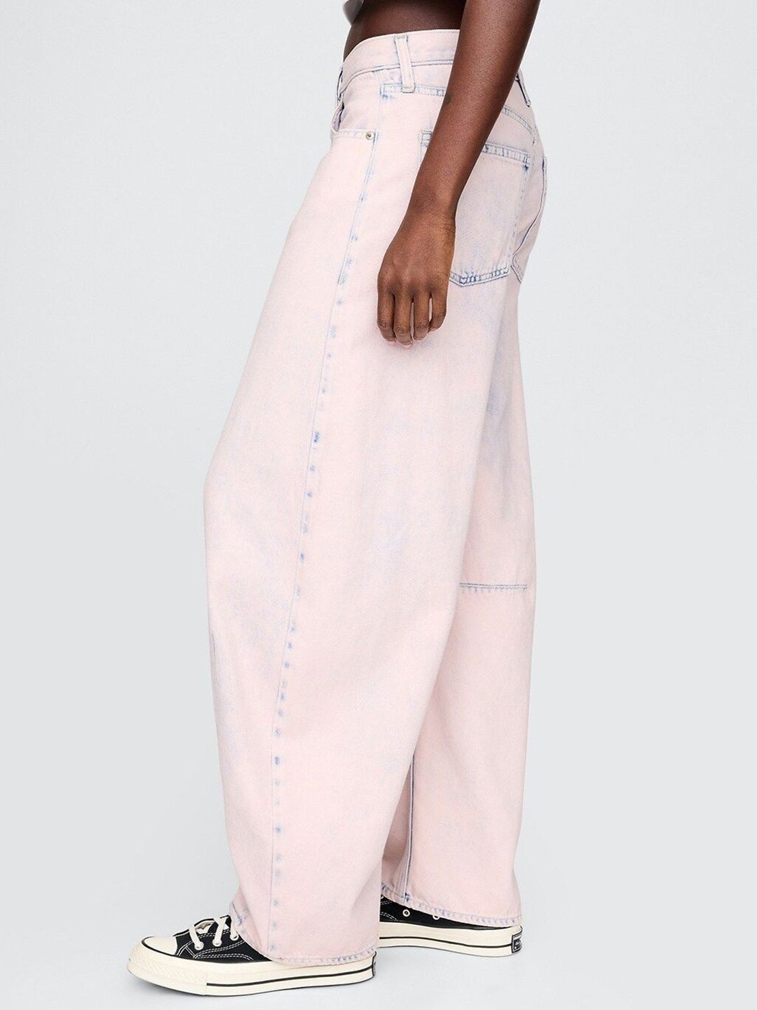 Mid-Rise Relaxed Fit Lightly Washed Regular Jeans
