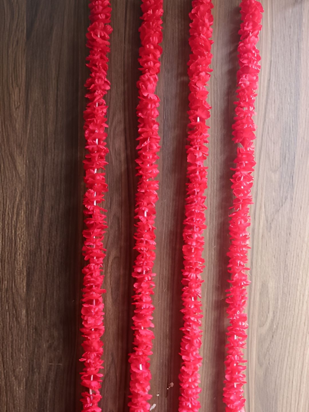 Nutts White & Red 4 Pieces Paper Gajra Hanging Garlands
