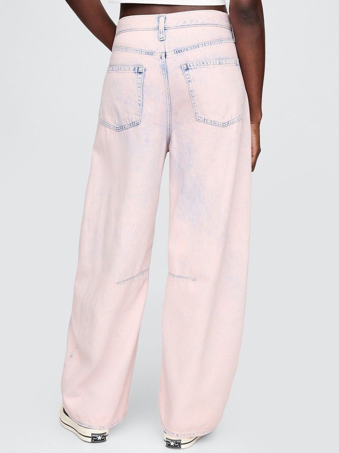 Mid-Rise Relaxed Fit Lightly Washed Regular Jeans