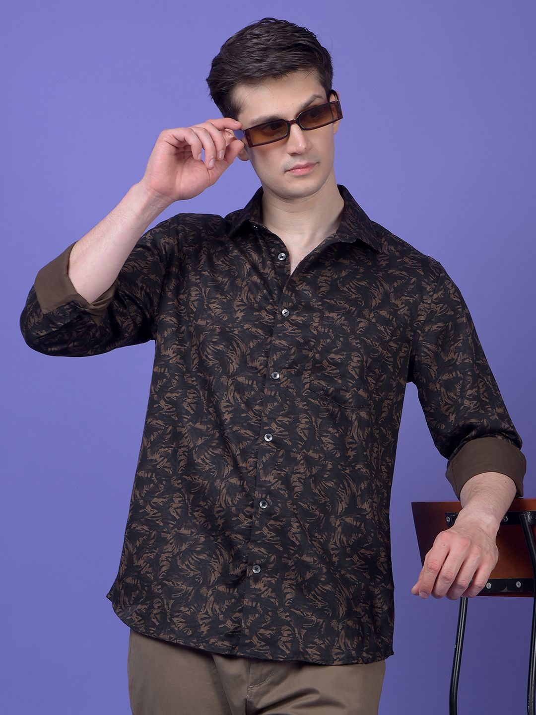 Crimsoune Club Men Classic Spread Collar Slim Fit Floral Printed Casual Shirt