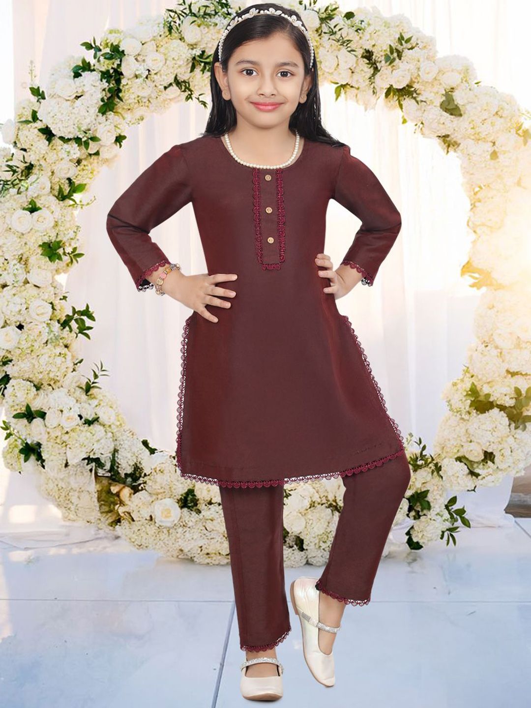 Pehanaava Girls Solid A-Line Kurta with Trousers