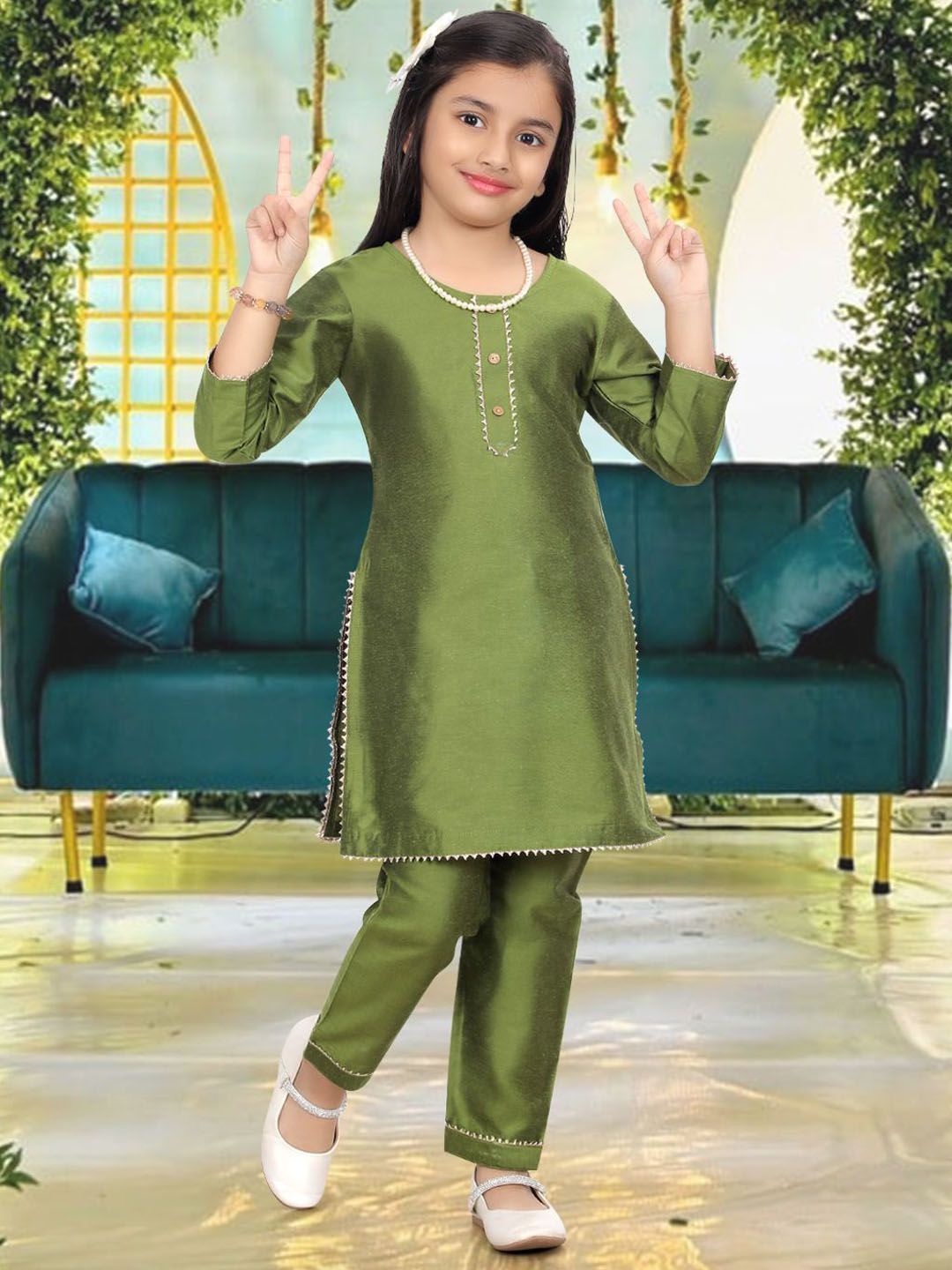 Pehanaava Girls Round Neck Gotta Patti Straight Kurta With Trouser