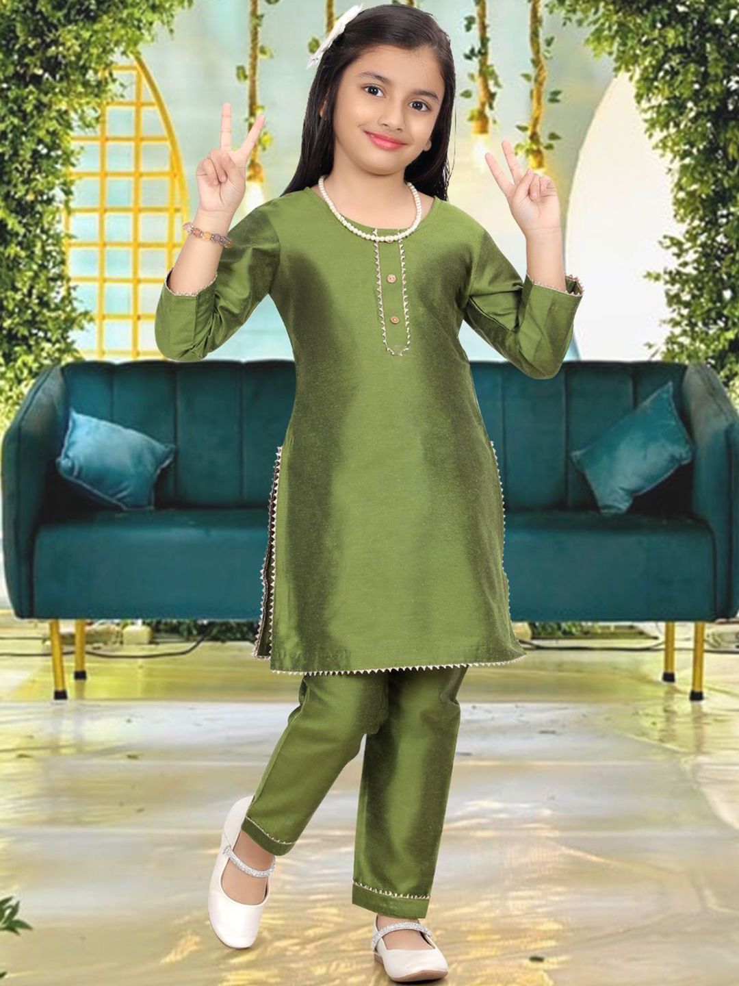 Pehanaava Girls Round Neck Gotta Patti Straight Kurta With Trouser