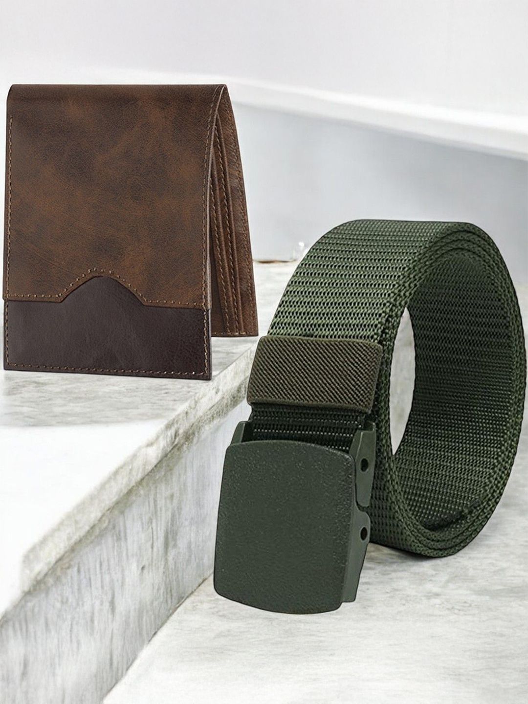 Metronaut Men Accessory Gift Set of Wallet and belt
