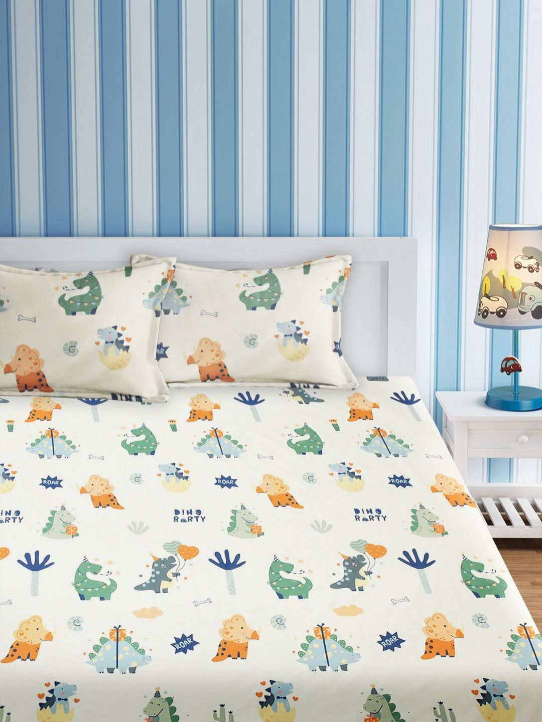 URBAN DREAM Kids White & Green Graphic Cotton 210 TC Double Queen Bedsheet Set-2.3mx2.54m