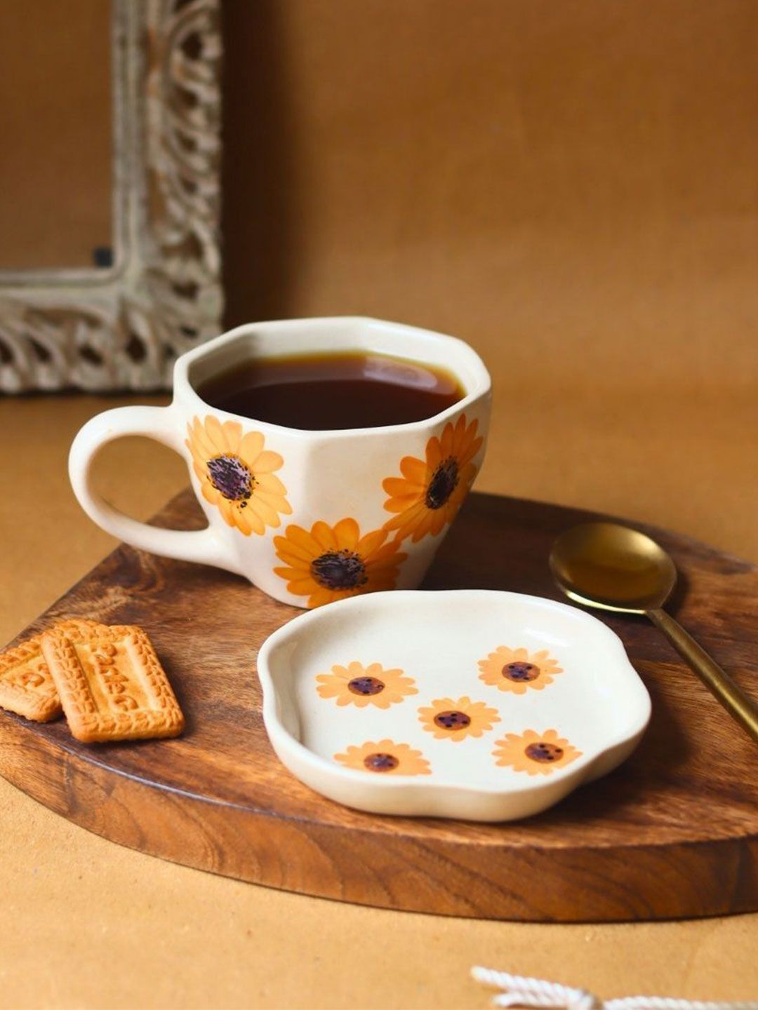 WEAVING HOMES White & Yellow 2 Pieces Printed Ceramic Glossy Mugs & Dessert Plate