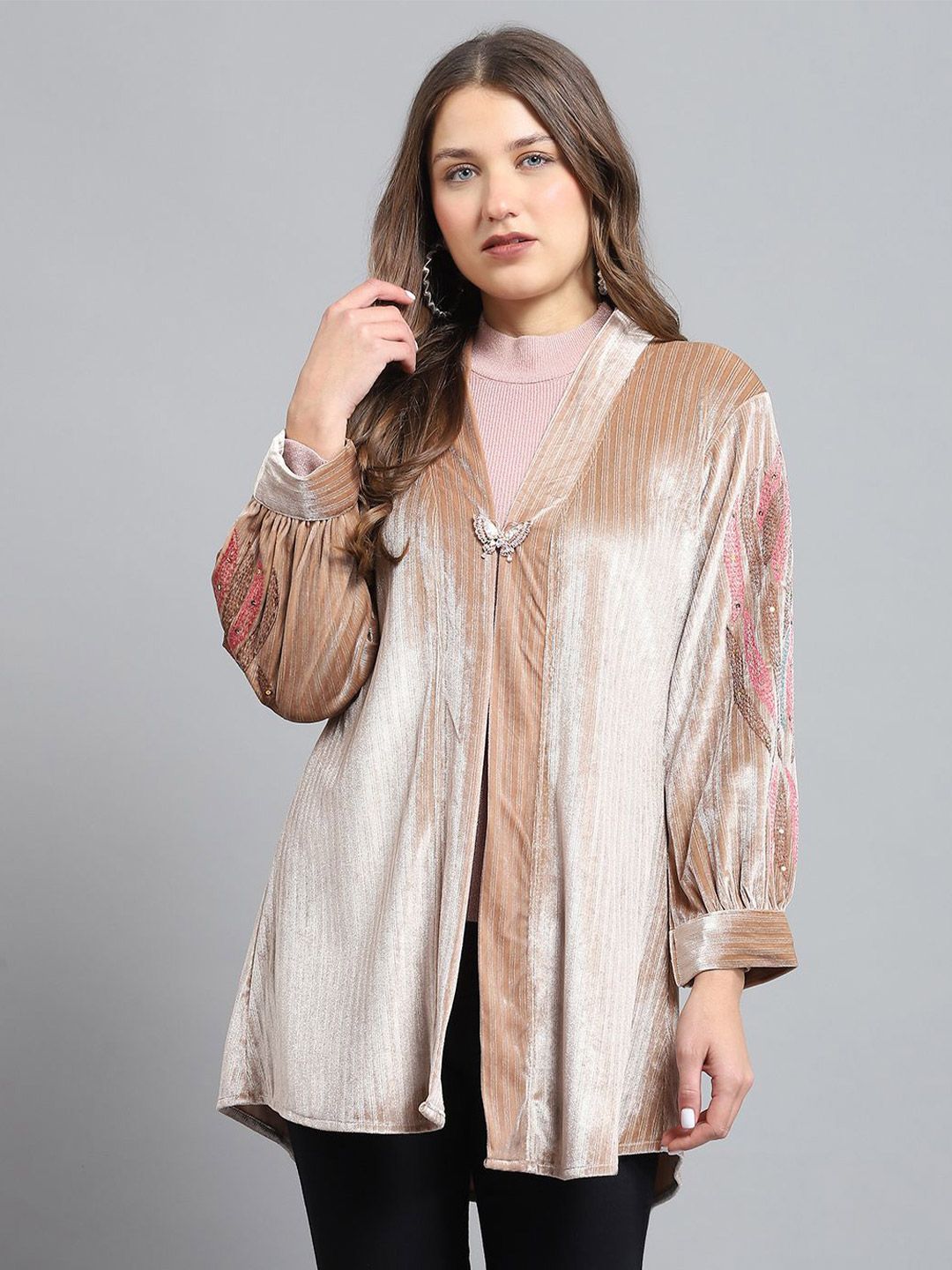 Monte Carlo Striped V-Neck Long Sleeves Woolen Button Shrug