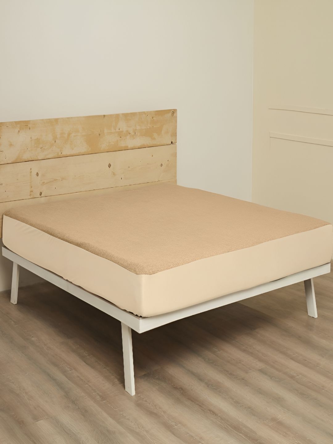 wakefit wakefit Beige Textured Breathable Queen Noiseless Fitted Mattress Protector