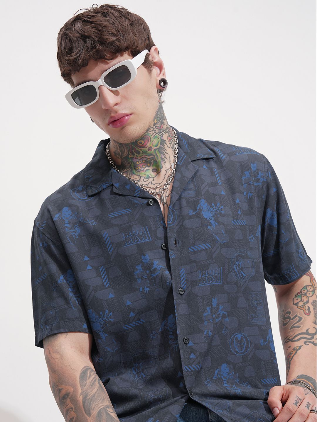 HIGHLANDER Men Graphic Printed Cuban Collar Casual Shirt