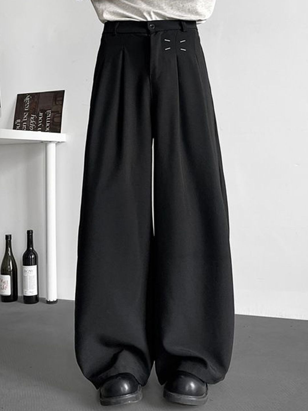 StyleCast x Revolte Men Loose Fit Mid-Rise Easy Wash Parallel Trousers