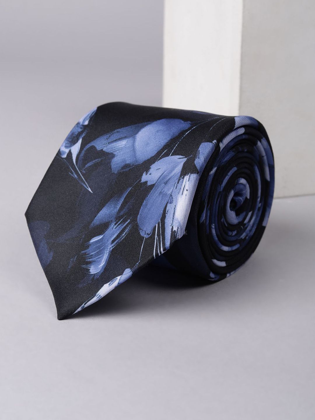 Van Heusen Men Printed Broad Tie