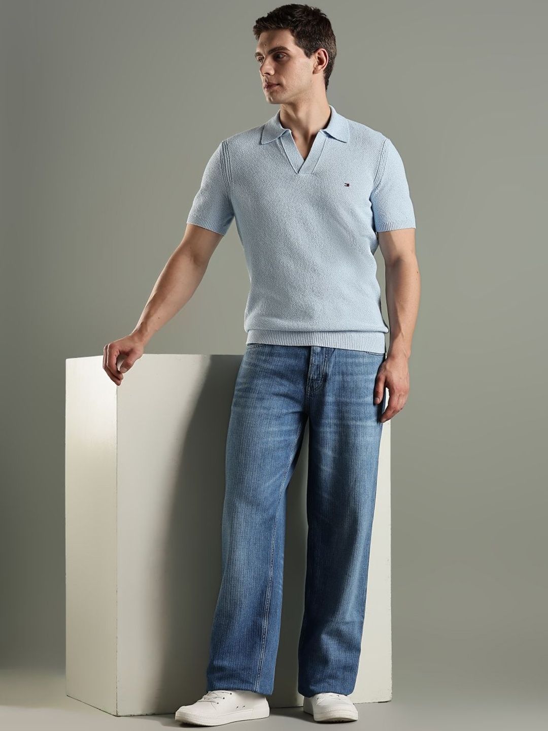 europe Relaxed Fit Mid-Rise Light Fade Jeans