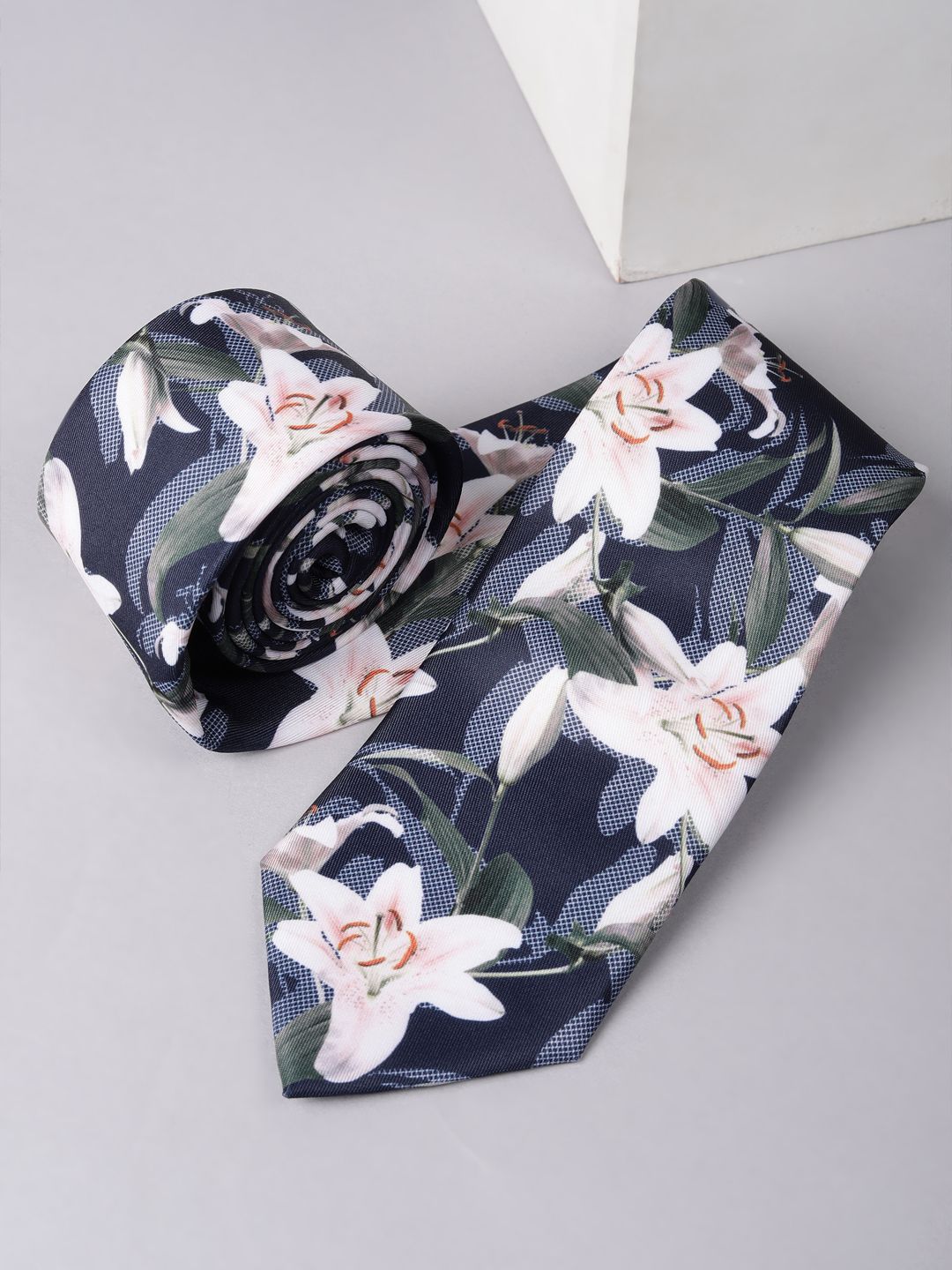Van Heusen Men Floral Printed Skinny Tie