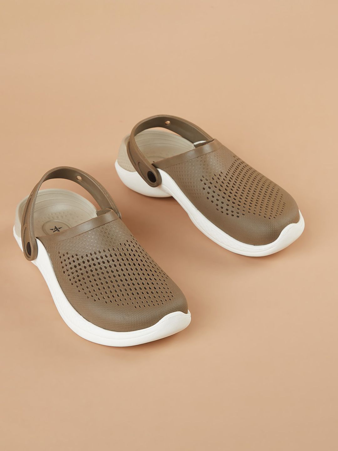 Forca Men Perforated Clogs