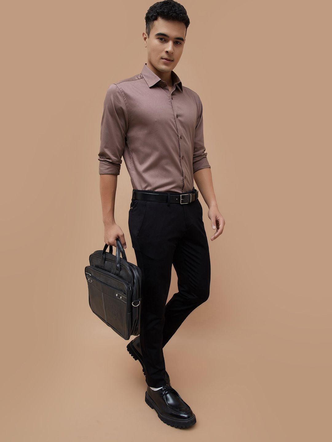 CODE by Lifestyle Slim Fit Cutaway Collar Cotton Shirt