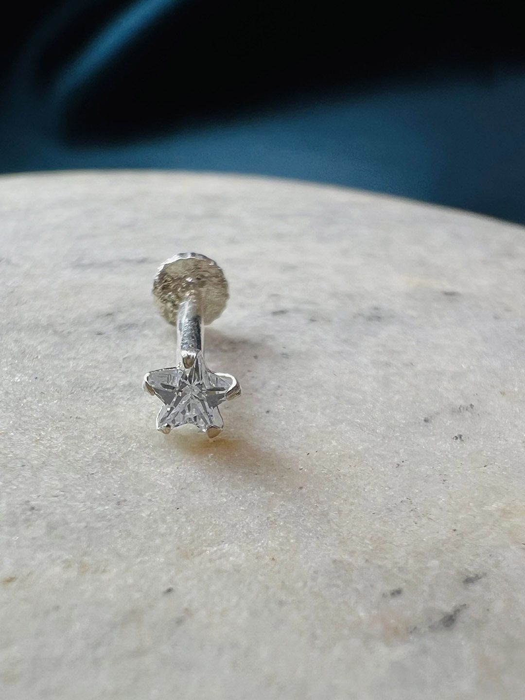 Arte Jewels Artificial Stones and Beads Stud Nosepin