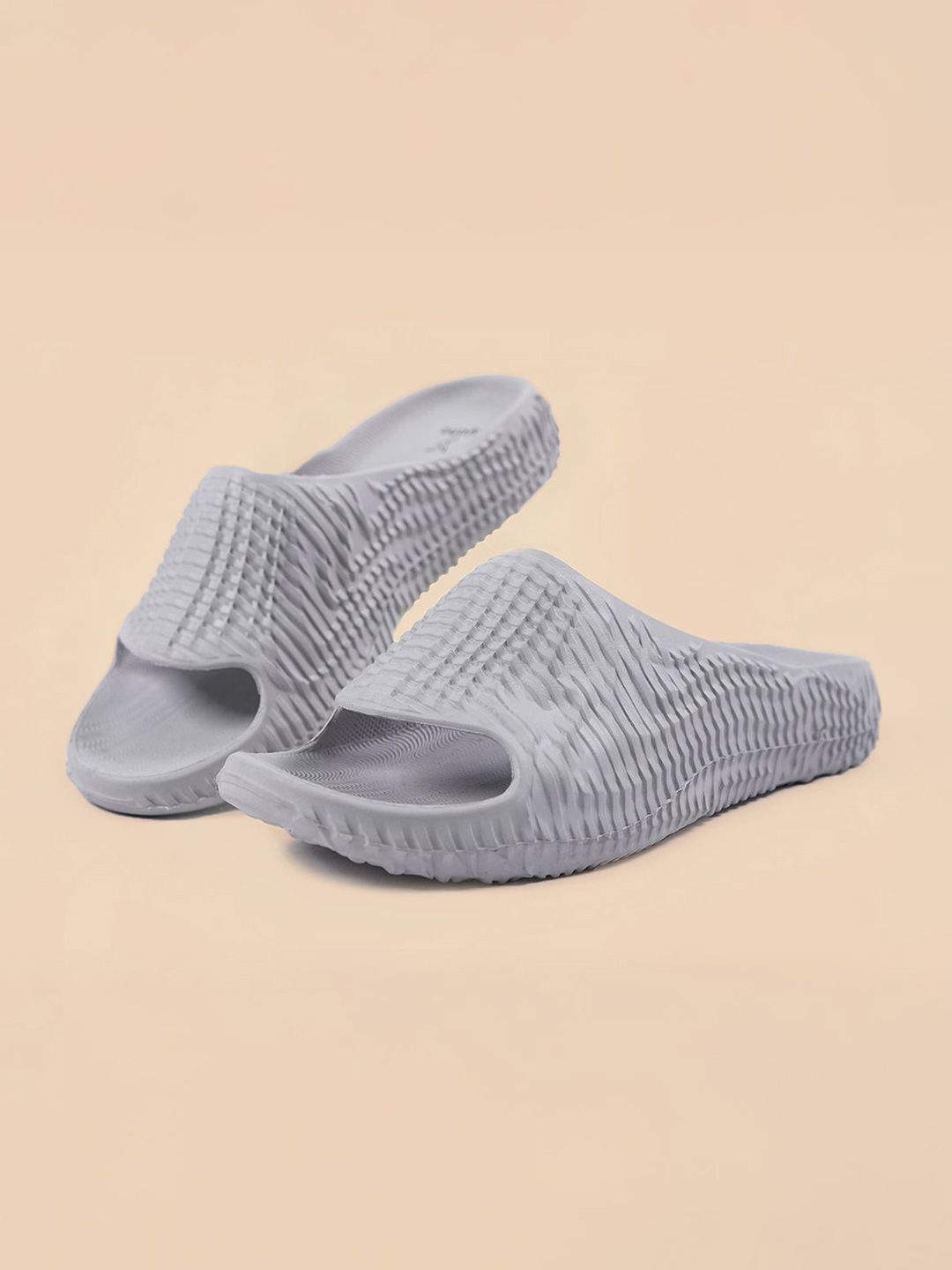 yoho Men Sliders