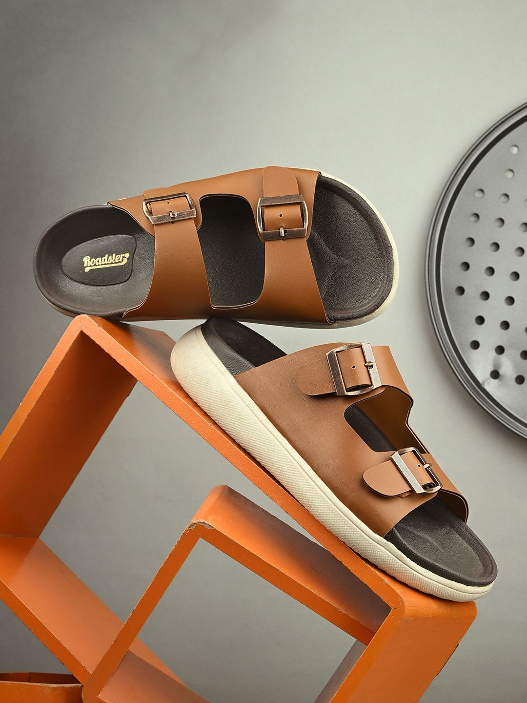 The Roadster Lifestyle Co Men Buckled Comfort Sandals