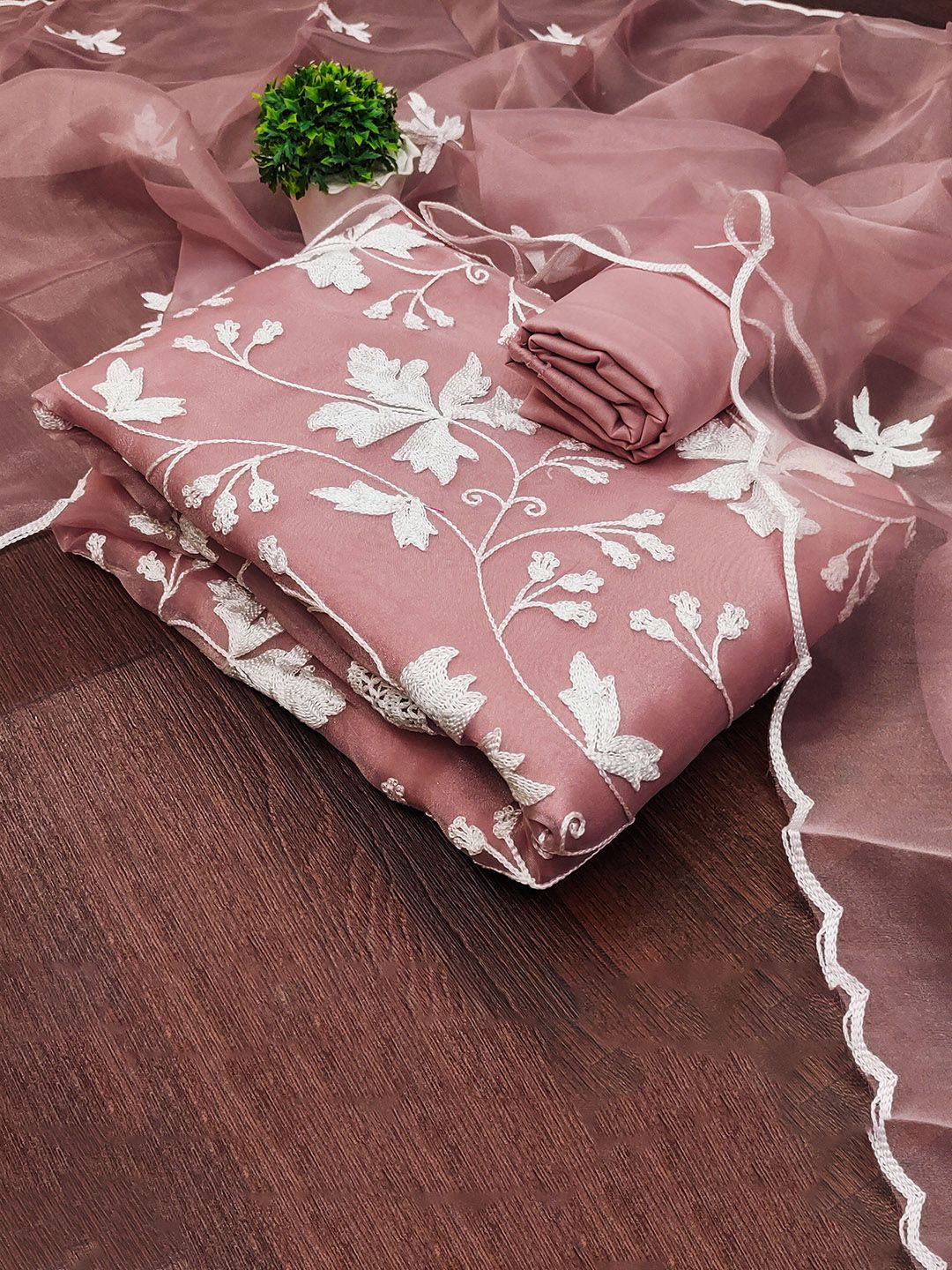 SHADOW & SAINING Floral Zari Embroidered Organza Unstitched Dress Material