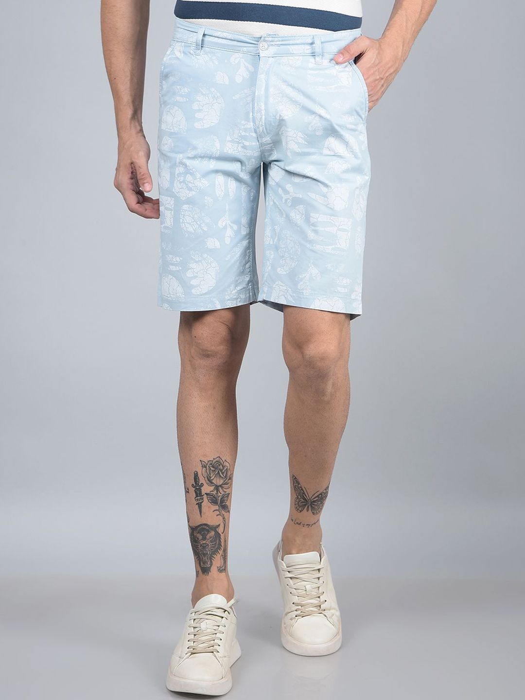 Crimsoune Club Men Floral Printed Pure Cotton Slim Fit Chino Shorts