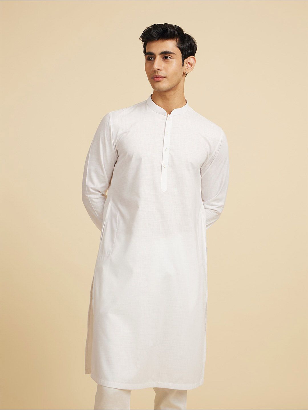 Diwas by Manyavar Mandarin Collar Solid Kurta