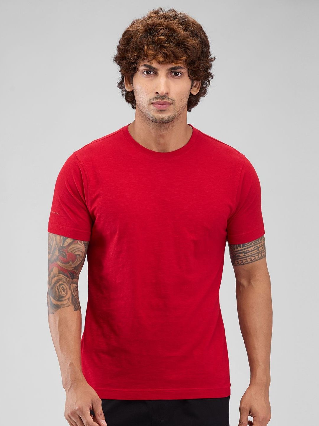 Park Avenue Men Solid Round Neck T-shirt