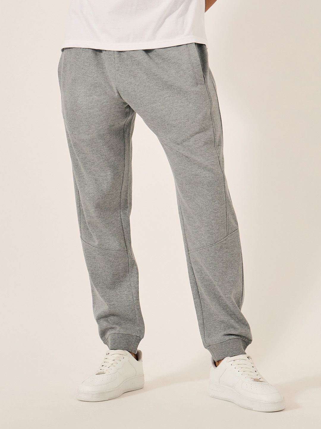 Styli Men Mid Rise Slim Fit Cotton Panelled Jogger