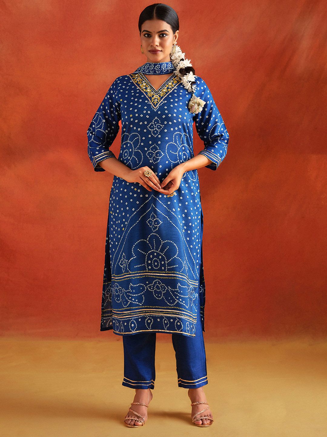 Jaipur Kurti Bandhani Printed V-Neck Straight Kurta With Trousers And Dupatta