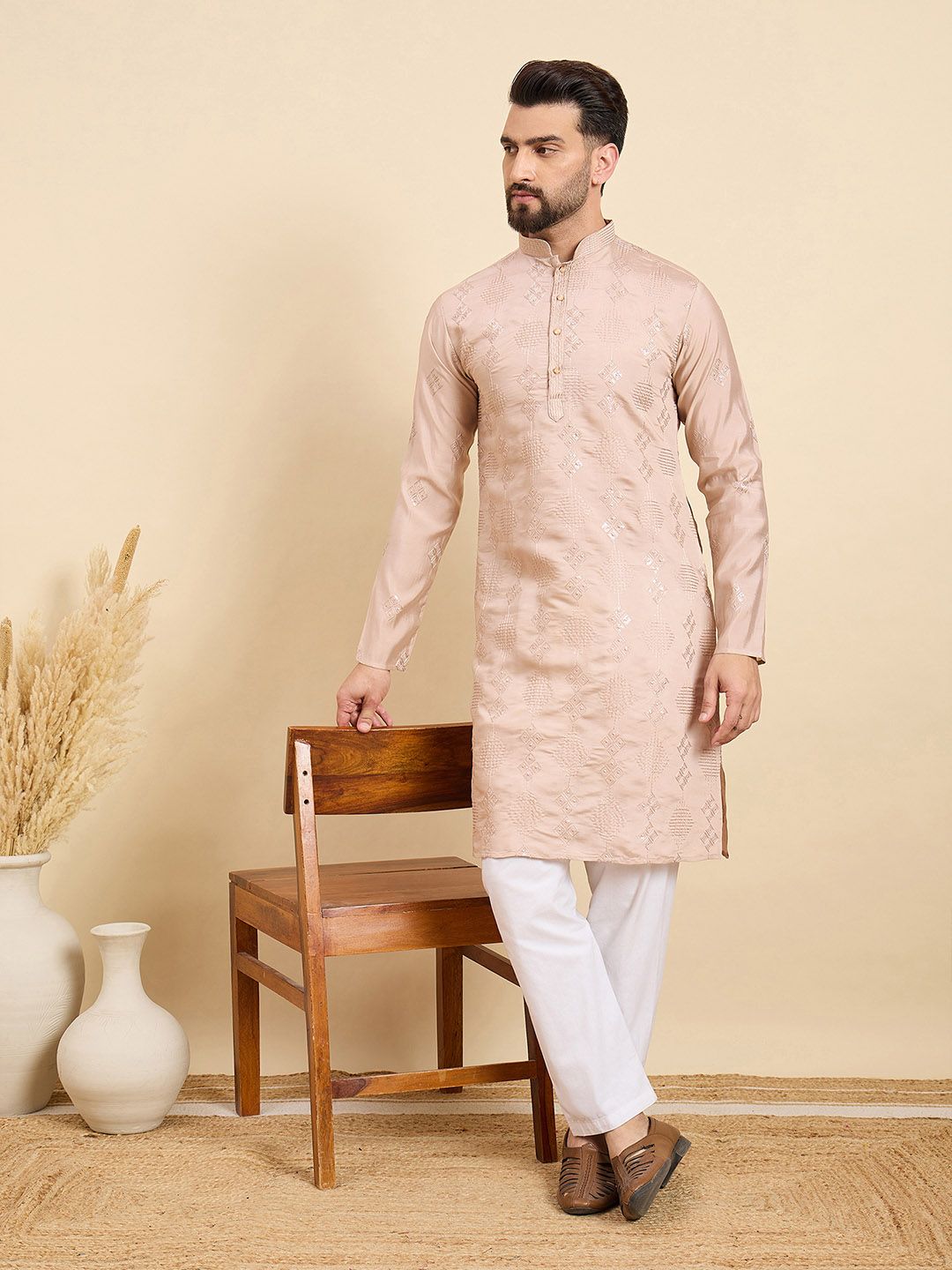 House of Pataudi Geometric Embroidered Sequinned Mandarin Collar Chanderi Silk Kurta