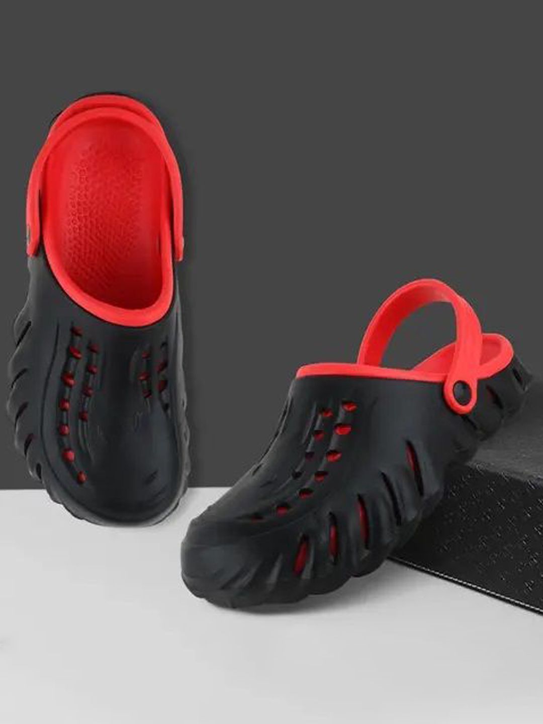 PENNEN Men Clogs
