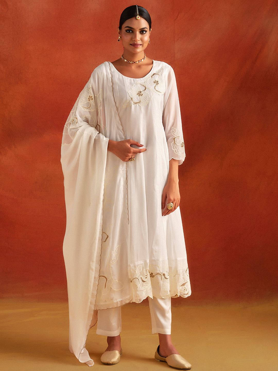 Jaipur Kurti Floral Embroidered Organza Layered Kurta With Trousers & Dupatta