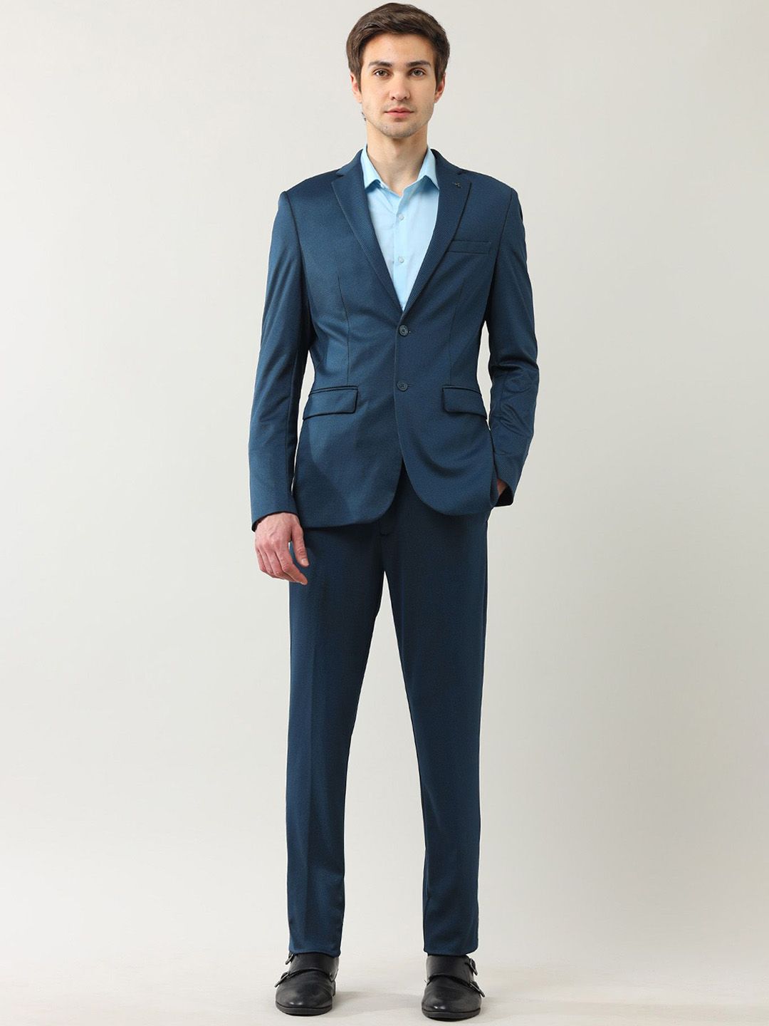 Arrow Solid SlimFit Single-Breasted Two-Piece Formal Suit