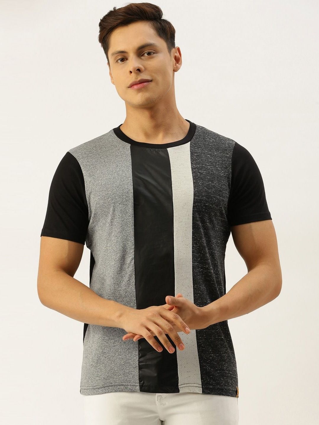 CAHOOT Men Colourblocked Pockets T-shirt