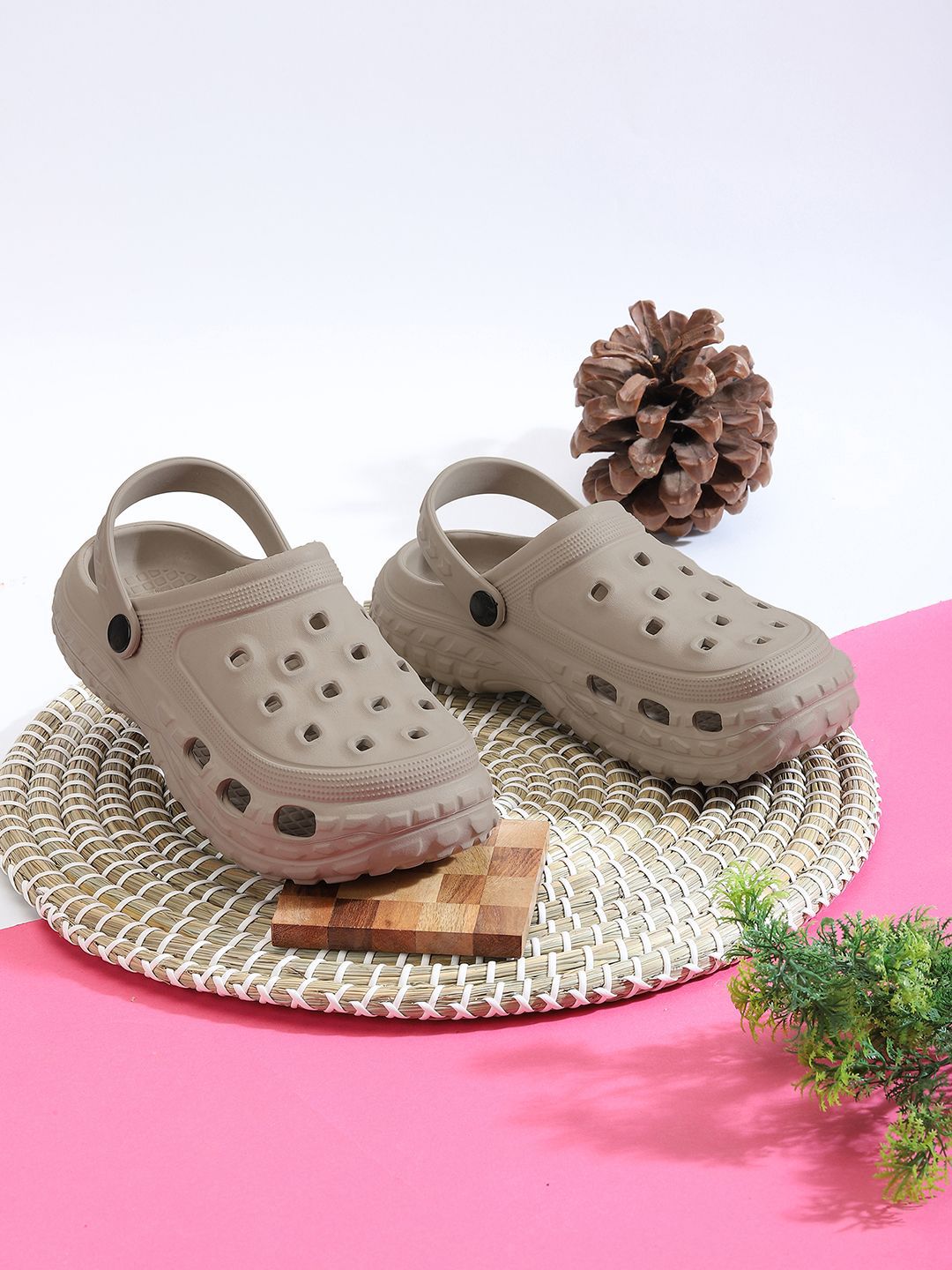 glitchez Men Clogs