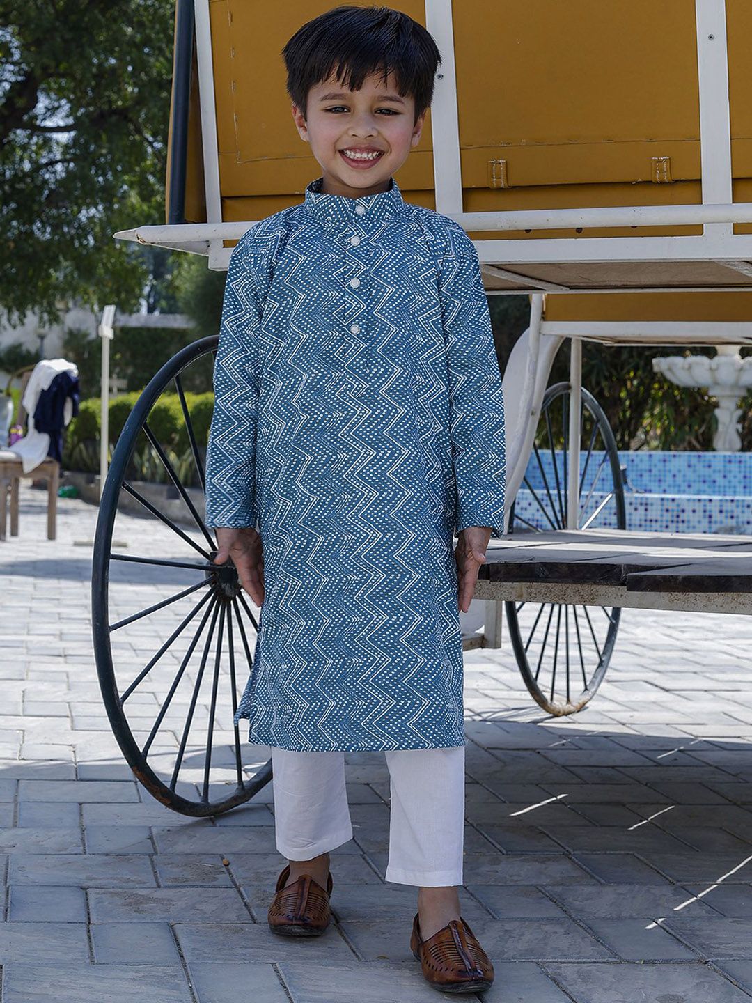 Stuffie Land Boys Ethnic Motifs Embroidered Regular Pure Cotton Kurta with Pyjamas